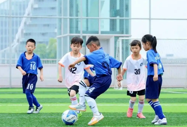 作息优化构成热身—练习—团体激活—讲堂学习的完整链条